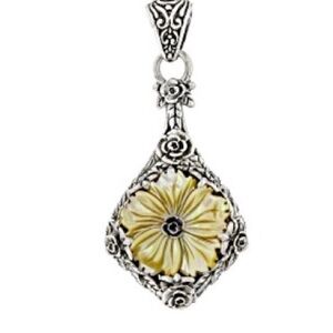 Sarda Yellow Mother of Pearl Floral Pendant